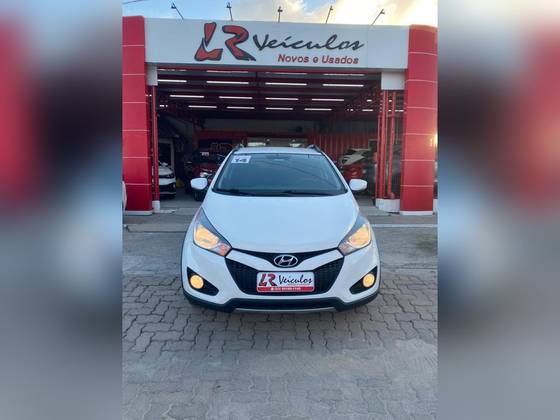 HYUNDAI HB20X 1.6 16V STYLE FLEX 4P MANUAL HYUNDAI HB20X 1.6 16V STYLE FLEX 4P MANUAL